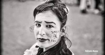 Ηράκλειο: Μια ξεχωριστή αντιφασιστική performance-«Στην πόλη που ζω υπάρχουν φασίστες»
