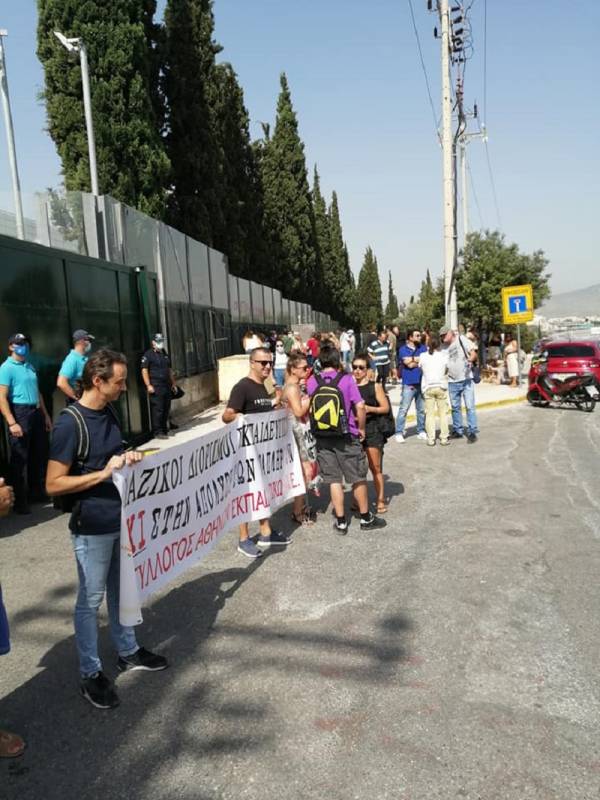 Δελτίο τύπου από την παράσταση διαμαρτυρίας ΣΕΠΕ, ΕΛΜΕ, Συντονιστικού Αναπληρωτών στο Υπουργείο Παιδείας, 26/8
