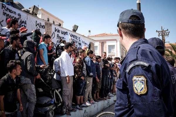[ΚΕΕΡΦΑ] Λέσβος: Να μην αφήσουμε τα ρατσιστικά πογκρόμ και την αστυνομική συγκάλυψη τους να σταματήσουν τους αγώνες των προσφύγων για ελεύθερη μετακίνηση