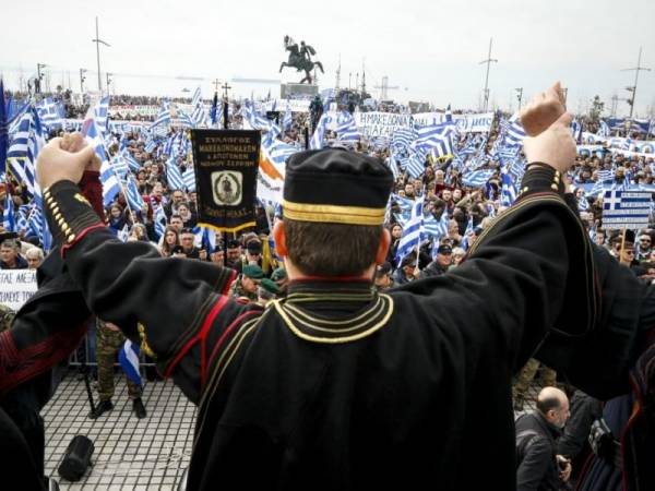 Να τελειώνουμε με τη σχετικοποίηση του ελληνικού εθνικισμού – ДА ЗАВРШУВАМЕ СО РЕЛАТИВИЗАЦИЈА НА ГРЧКИОТ НАЦИОНАЛИЗАМ – Ελευθερία αυτοπροσδιορισμού για τη Δημοκρατία της Μακεδονίας - СЛОБОДА ЗА САМООПРЕДЕЛУВАЊЕ ЗА РЕПУБЛИКА МАКЕДОНИЈА