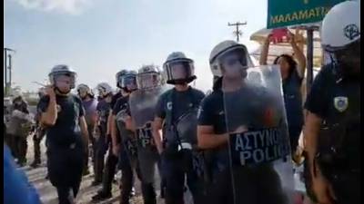 ΑΝΤΑΡΣΥΑ: Κυβέρνηση και ΜΑΤ κτυπούν τους εργάτες, στηρίζουν την εργοδοσία στην "Μαλαματίνα"