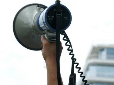 Πρόταση αγώνα σε δημόσιο και ιδιωτικό τομέα