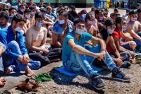 Απεργία πείνας προσφύγων σε Σχιστό και Χίο