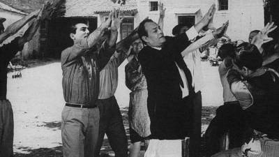 Ένας γραφικός τύπος ονόματι Καράογλου - Ενωτικό Κίνημα για την Ανατροπή