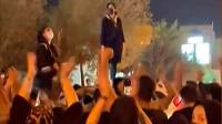 Διαμαρτυρίες κατά του υποχρεωτικού χιτζάμπ σαρώνουν το Ιράν, με κεντρικό ζήτημα την αυτονομία του σώματος- Frieda Afary