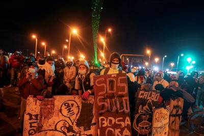 Τα διλήμματα της Λατινικής Αμερικής αντανακλώνται στους δρόμους της Κολομβίας