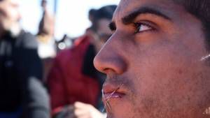 Φωνή ελευθερίας από ραμμένο στόμα: Κλιμάκωση των κινητοποιήσεων προσφύγων/μεταναστών στην Ειδομένη