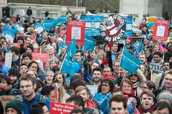 Οι Τόρις κλιμακώνουν την επίθεση στο Δημόσιο Σύστημα Υγείας του Ηνωμένου Βασιλείου