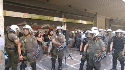 Η ΑΝΤΑΡΣΥΑ καταγγέλλει τον άγριο ξυλοδαρμό των εργαζομένων της ΒΙΟΜΕ και του Ρομπέν του Ξύλου και των αλληλέγγυων στον αγώνα τους.