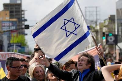 Μιλέι: Ποιος είναι ο εκλεγμένος πρόεδρος της Αργεντινής που αγαπάει το Ισραήλ;